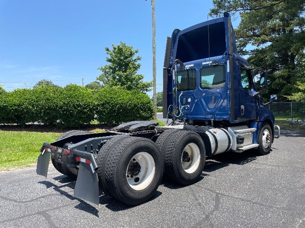 Day Cab Tractor-Heavy Duty Tractors-Freightliner-2021-T12664ST-Spartanburg-SC-238,002\n\t\tmiles-$ 71,750 - Image 7