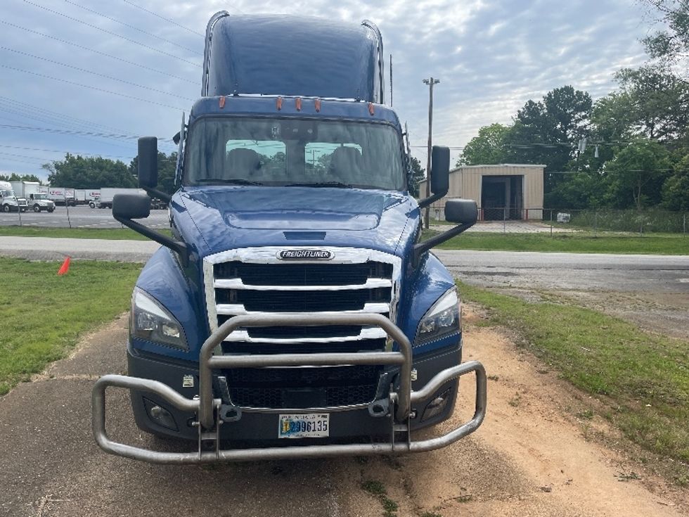 Day Cab Tractor-Heavy Duty Tractors-Freightliner-2021-T12664ST-Spartanburg-SC-247,027\n\t\tmiles-$ 71,250 - Image 2