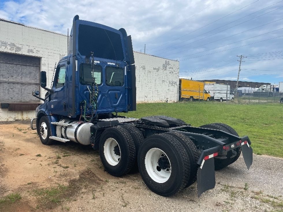Day Cab Tractor-Heavy Duty Tractors-Freightliner-2021-T12664ST-Spartanburg-SC-247,027\n\t\tmiles-$ 71,250 - Image 5