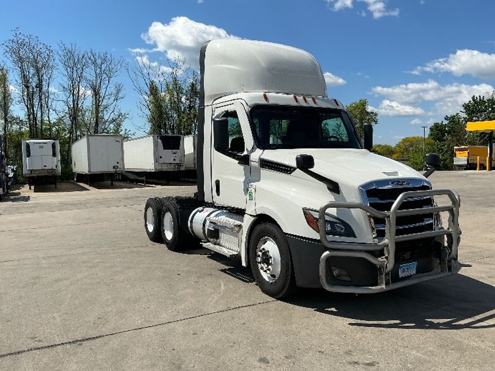 Day Cab Tractor-Heavy Duty Tractors-Freightliner-2021-T12664ST-Springfield-MA-603,016\n\t\tmiles-$ 36,000 - Image 1