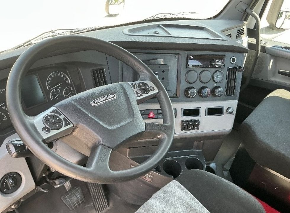 Day Cab Tractor-Heavy Duty Tractors-Freightliner-2021-T12664ST-Springfield-MA-603,016\n\t\tmiles-$ 36,000 - Image 10