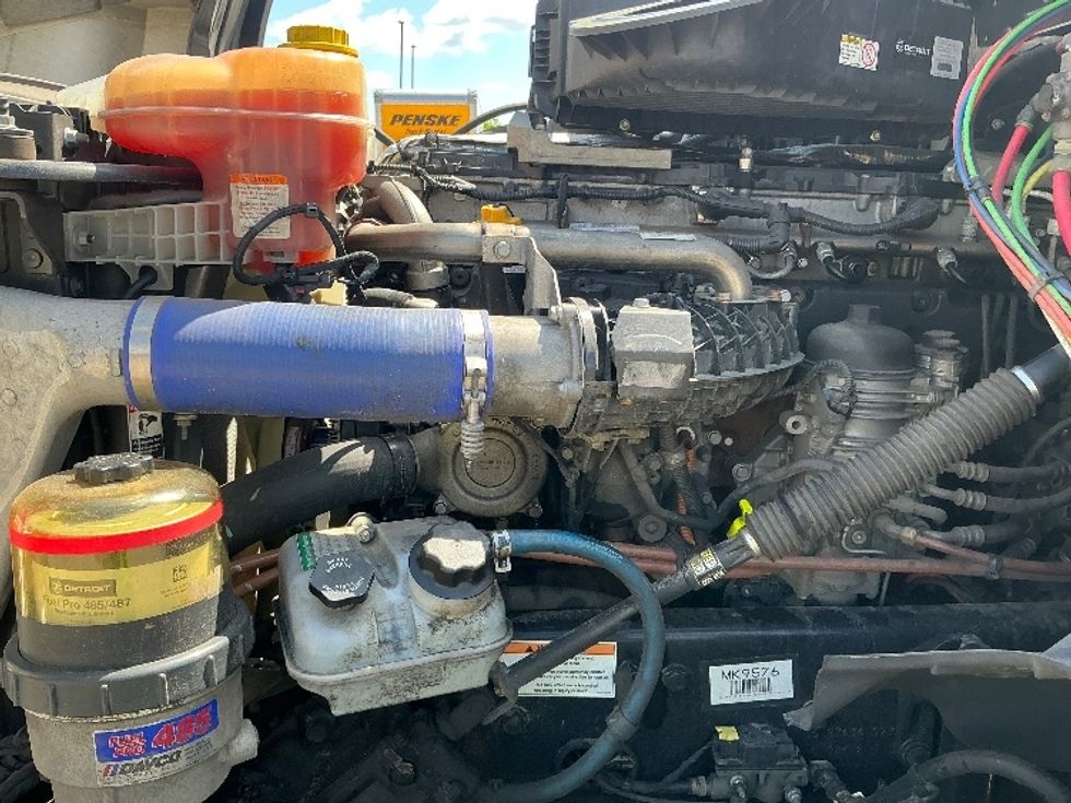 Day Cab Tractor-Heavy Duty Tractors-Freightliner-2021-T12664ST-Springfield-MA-603,016\n\t\tmiles-$ 36,000 - Image 16