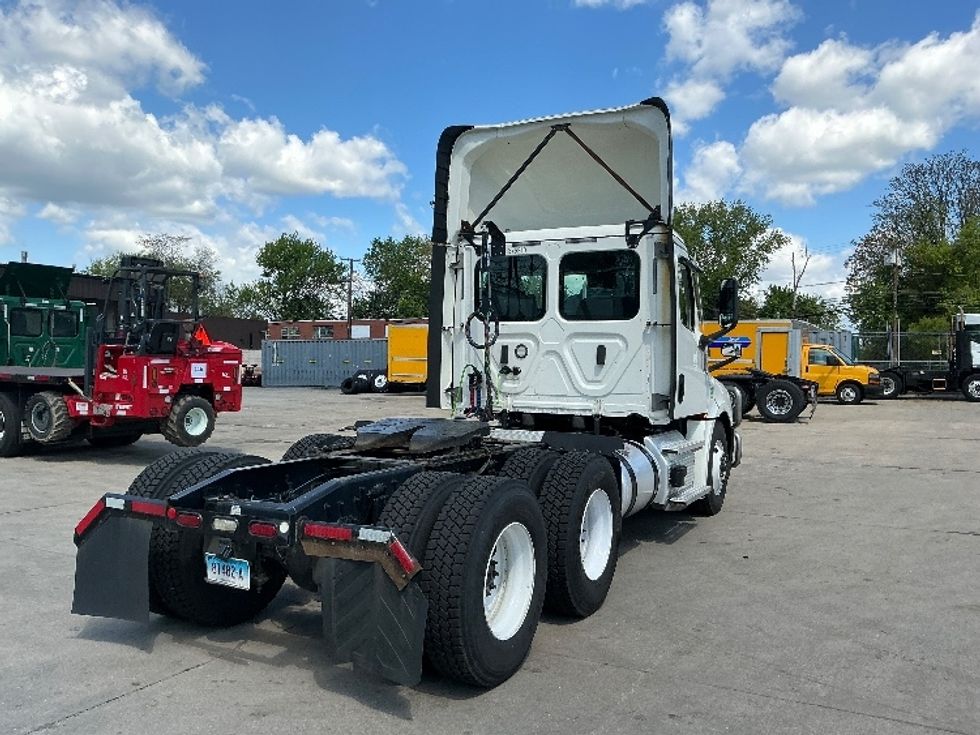 Day Cab Tractor-Heavy Duty Tractors-Freightliner-2021-T12664ST-Springfield-MA-603,016\n\t\tmiles-$ 36,000 - Image 18