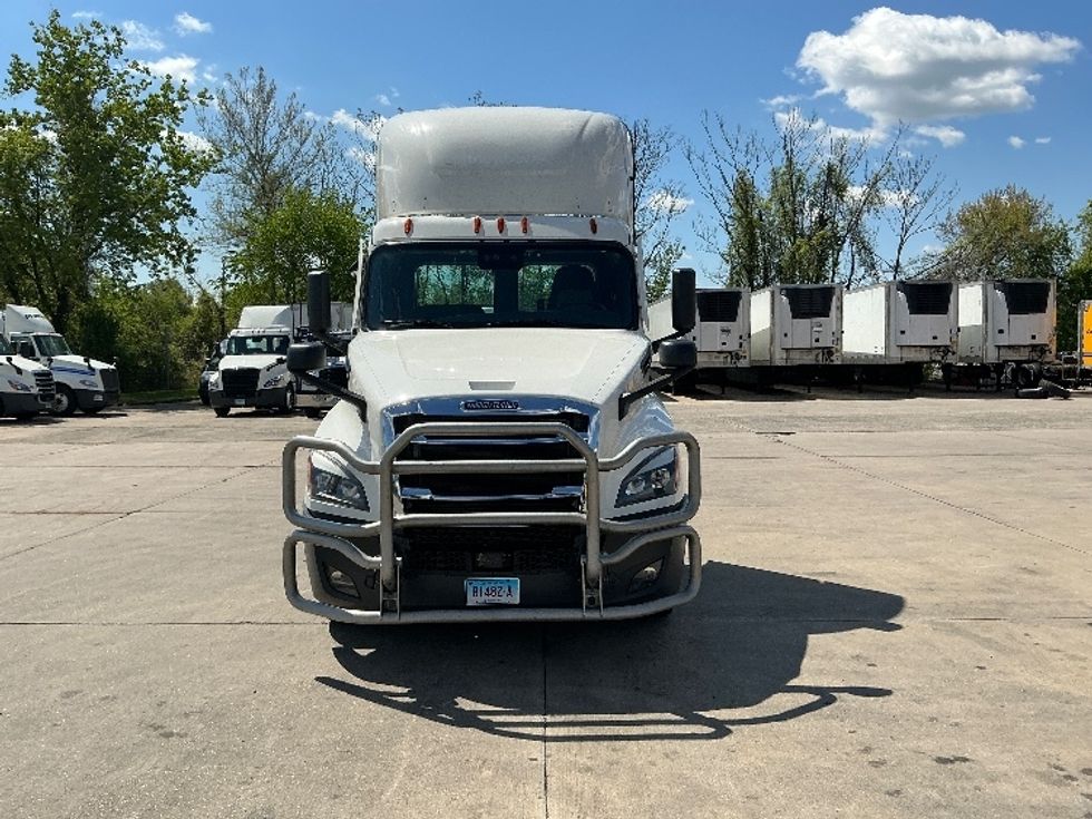 Day Cab Tractor-Heavy Duty Tractors-Freightliner-2021-T12664ST-Springfield-MA-603,016\n\t\tmiles-$ 36,000 - Image 2