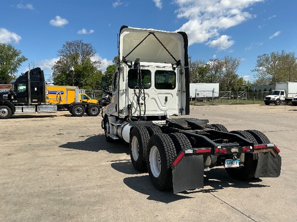 Day Cab Tractor-Heavy Duty Tractors-Freightliner-2021-T12664ST-Springfield-MA-603,016\n\t\tmiles-$ 36,000 - Image 5
