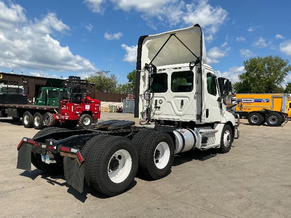 Day Cab Tractor-Heavy Duty Tractors-Freightliner-2021-T12664ST-Springfield-MA-603,016\n\t\tmiles-$ 36,000 - Image 7