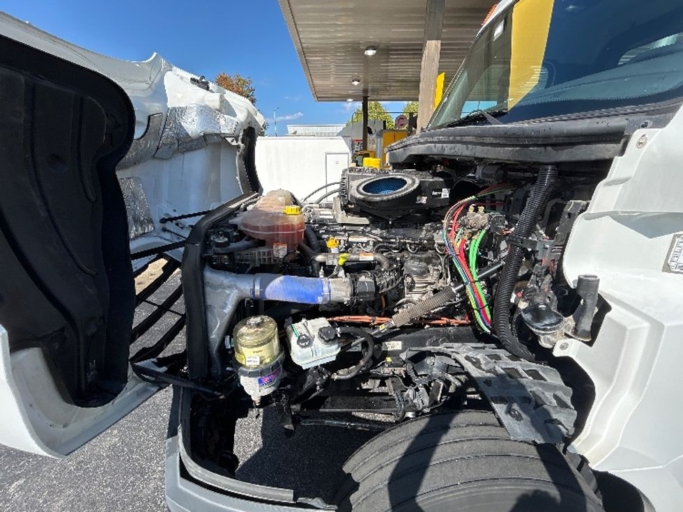 Day Cab Tractor-Heavy Duty Tractors-Freightliner-2021-T12664ST-Springfield-MO-117,233\n\t\tmiles-$ 78,750 - Image 16