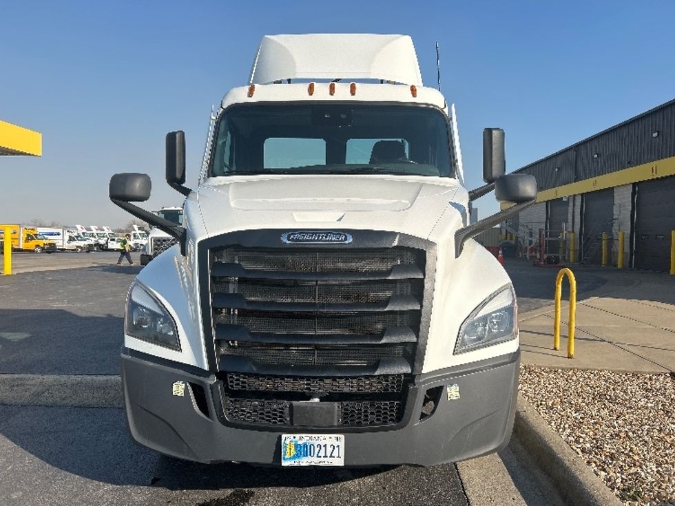 Day Cab Tractor-Heavy Duty Tractors-Freightliner-2021-T12664ST-Springfield-MO-244,298\n\t\tmiles-$ 68,750 - Image 2
