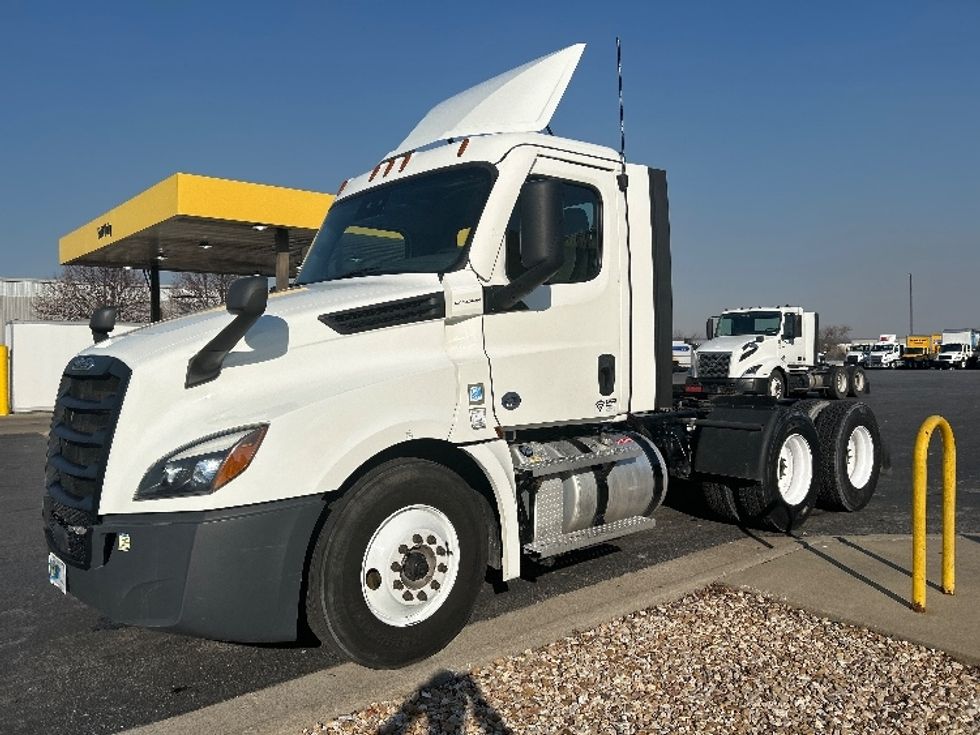 Day Cab Tractor-Heavy Duty Tractors-Freightliner-2021-T12664ST-Springfield-MO-244,298\n\t\tmiles-$ 68,750 - Image 3