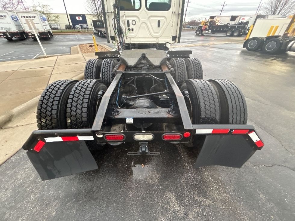 Day Cab Tractor-Heavy Duty Tractors-Freightliner-2021-T12664ST-Springfield-MO-407,622\n\t\tmiles-$ 58,250 - Image 6