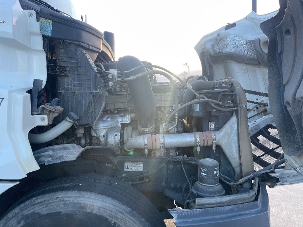 Day Cab Tractor-Heavy Duty Tractors-Freightliner-2021-T12664ST-Statesville-NC-303,065\n\t\tmiles-$ 63,000 - Image 15