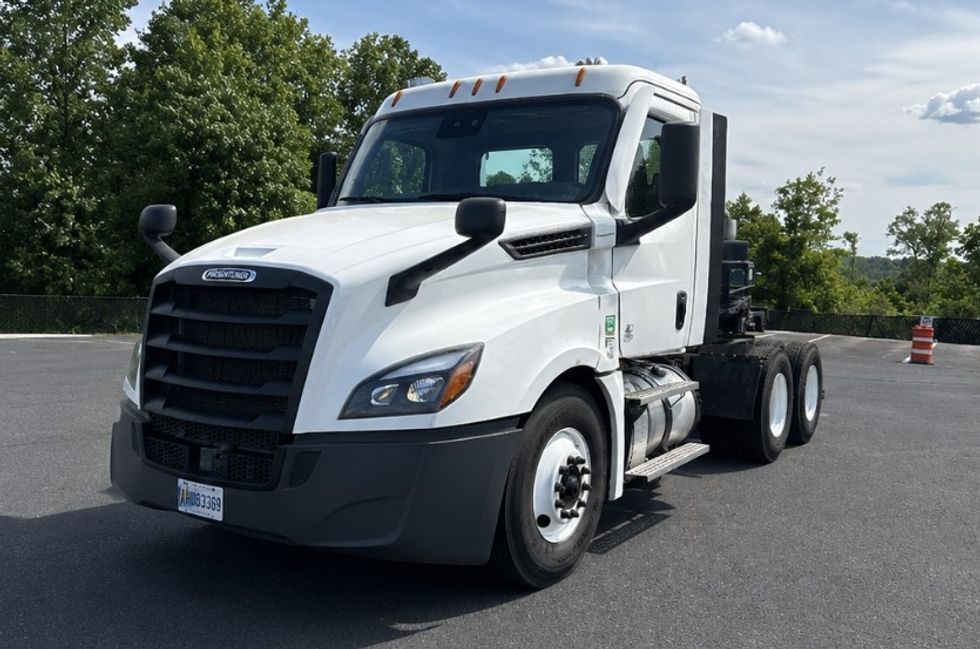 Day Cab Tractor-Heavy Duty Tractors-Freightliner-2021-T12664ST-Statesville-NC-318,814\n\t\tmiles-$ 63,250 - Image 3