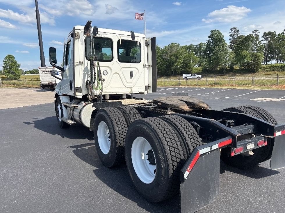 Day Cab Tractor-Heavy Duty Tractors-Freightliner-2021-T12664ST-Statesville-NC-318,814\n\t\tmiles-$ 63,250 - Image 5