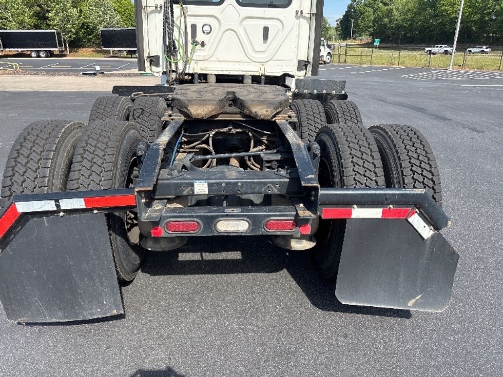 Day Cab Tractor-Heavy Duty Tractors-Freightliner-2021-T12664ST-Statesville-NC-318,814\n\t\tmiles-$ 63,250 - Image 6