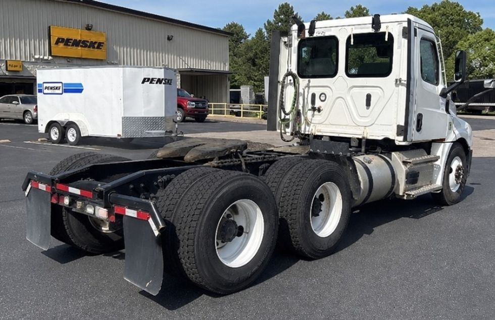 Day Cab Tractor-Heavy Duty Tractors-Freightliner-2021-T12664ST-Statesville-NC-318,814\n\t\tmiles-$ 63,250 - Image 7
