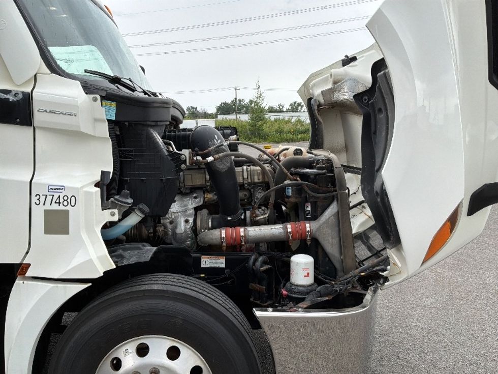 Day Cab Tractor-Heavy Duty Tractors-Freightliner-2021-T12664ST-Ste-Foy-PQ-371,142\n\t\tkm-$ 89,250 - Image 15