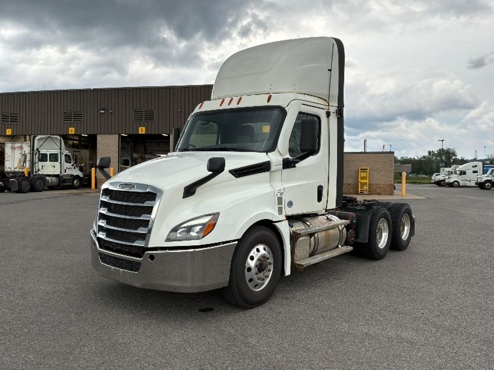 Day Cab Tractor-Heavy Duty Tractors-Freightliner-2021-T12664ST-Ste-Foy-PQ-371,142\n\t\tkm-$ 89,250 - Image 3