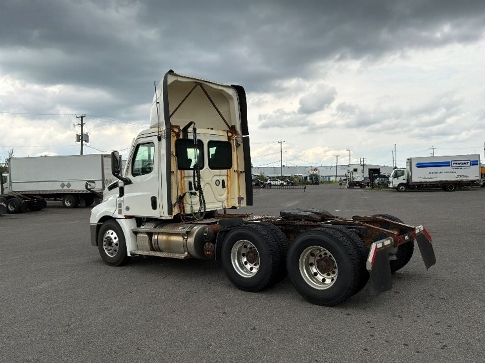 Day Cab Tractor-Heavy Duty Tractors-Freightliner-2021-T12664ST-Ste-Foy-PQ-371,142\n\t\tkm-$ 89,250 - Image 5