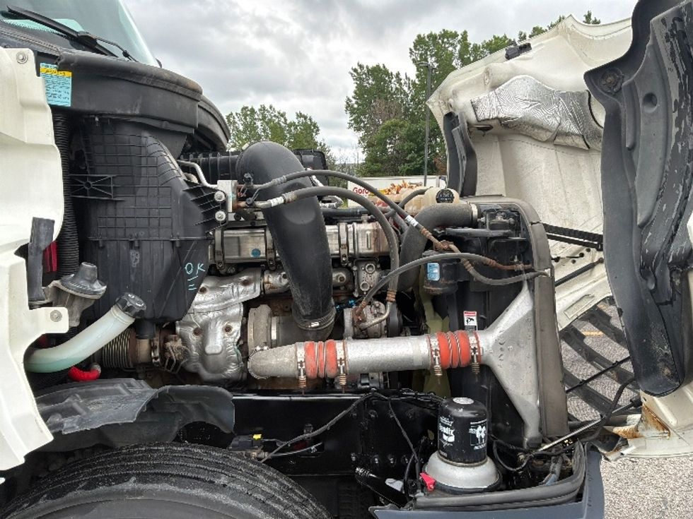 Day Cab Tractor-Heavy Duty Tractors-Freightliner-2021-T12664ST-Ste-Foy-PQ-819,823\n\t\tkm-$ 59,250 - Image 13