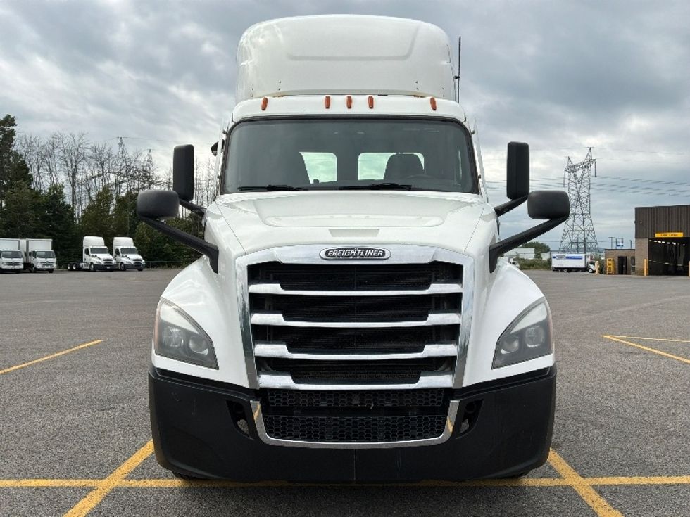 Day Cab Tractor-Heavy Duty Tractors-Freightliner-2021-T12664ST-Ste-Foy-PQ-851,343\n\t\tkm-$ 60,750 - Image 2
