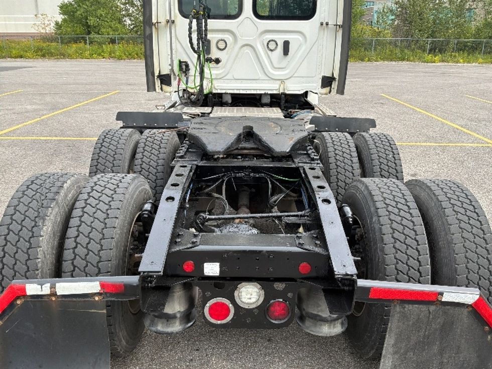 Day Cab Tractor-Heavy Duty Tractors-Freightliner-2021-T12664ST-Ste-Foy-PQ-851,343\n\t\tkm-$ 60,750 - Image 6