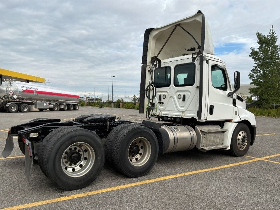 Day Cab Tractor-Heavy Duty Tractors-Freightliner-2021-T12664ST-Ste-Foy-PQ-851,343\n\t\tkm-$ 60,750 - Image 7