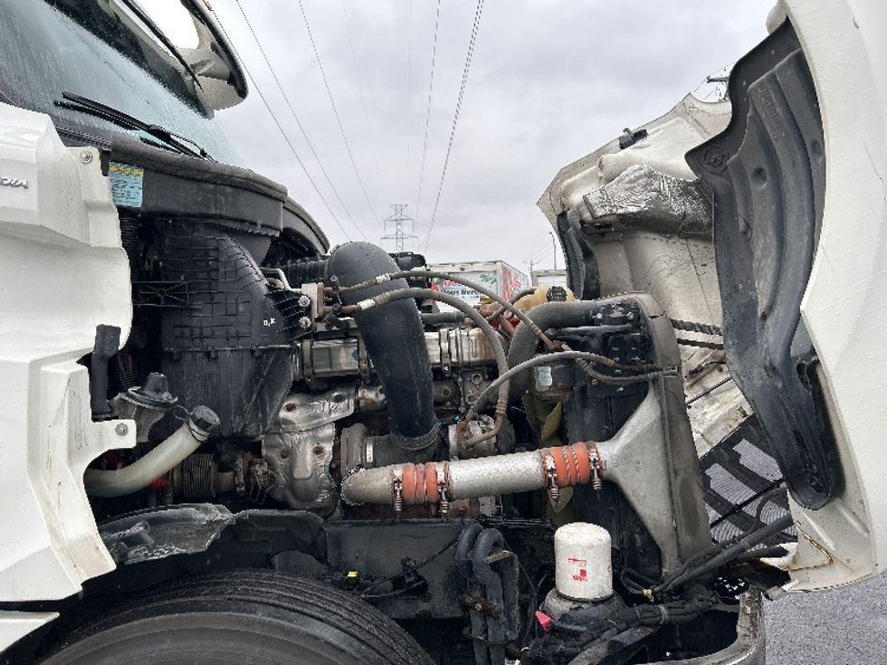 Day Cab Tractor-Heavy Duty Tractors-Freightliner-2021-T12664ST-Ste-Foy-PQ-898,999\n\t\tkm-$ 50,500 - Image 15