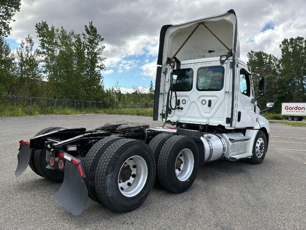 Day Cab Tractor-Heavy Duty Tractors-Freightliner-2021-T12664ST-Ste-Foy-PQ-899,146\n\t\tkm-$ 52,750 - Image 7