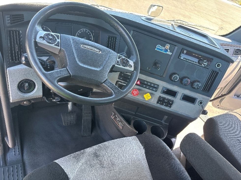 Day Cab Tractor-Heavy Duty Tractors-Freightliner-2021-T12664ST-Stockton-CA-191,983\n\t\tmiles-$ 75,750 - Image 11