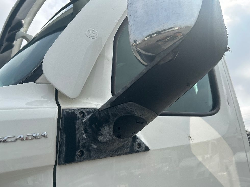 Day Cab Tractor-Heavy Duty Tractors-Freightliner-2021-T12664ST-Stoney Creek-ON-426,857\n\t\tkm-$ 87,750 - Image 18