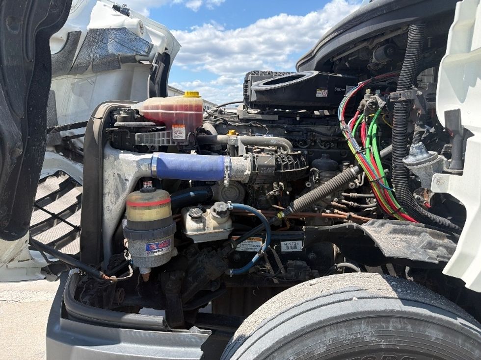 Day Cab Tractor-Heavy Duty Tractors-Freightliner-2021-T12664ST-Sturtevant-WI-239,733\n\t\tmiles-$ 66,750 - Image 16