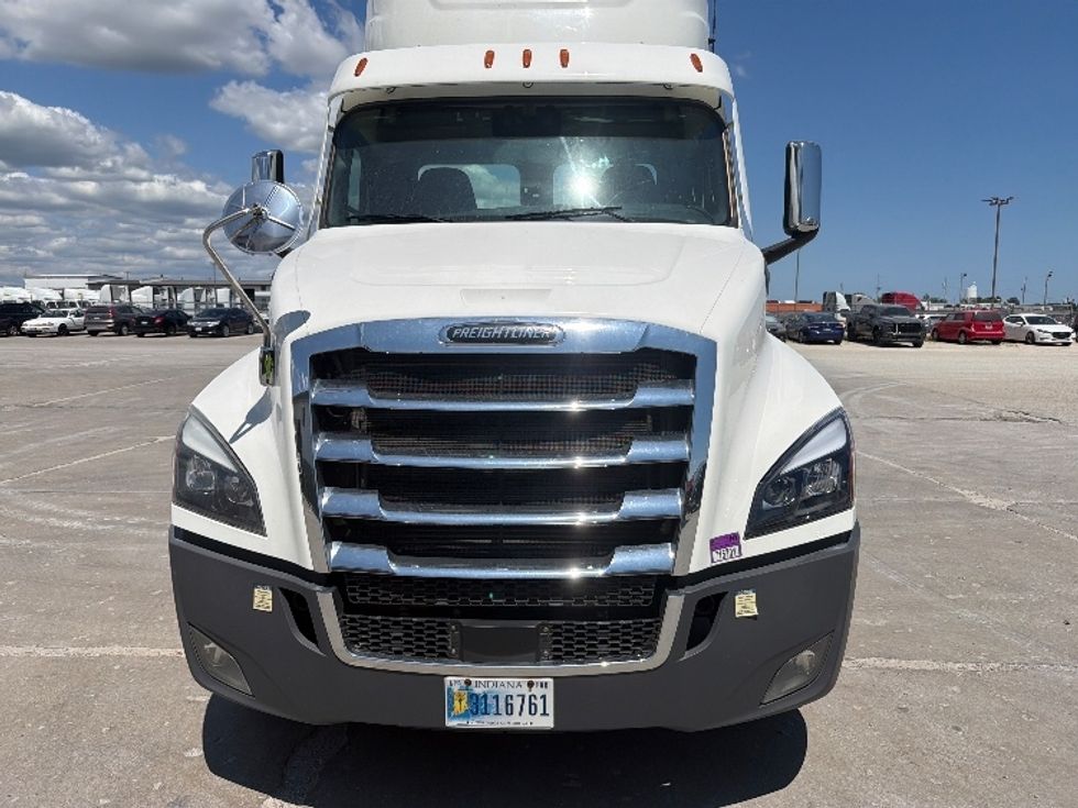 Day Cab Tractor-Heavy Duty Tractors-Freightliner-2021-T12664ST-Sturtevant-WI-239,733\n\t\tmiles-$ 66,750 - Image 2