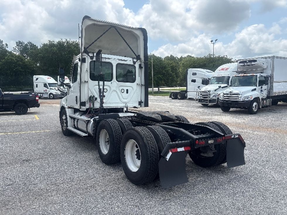 Day Cab Tractor-Heavy Duty Tractors-Freightliner-2021-T12664ST-Tallahassee-FL-590,811\n\t\tmiles-$ 39,500 - Image 5