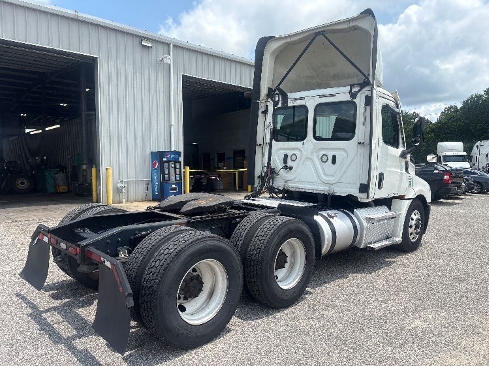 Day Cab Tractor-Heavy Duty Tractors-Freightliner-2021-T12664ST-Tallahassee-FL-590,811\n\t\tmiles-$ 39,500 - Image 7
