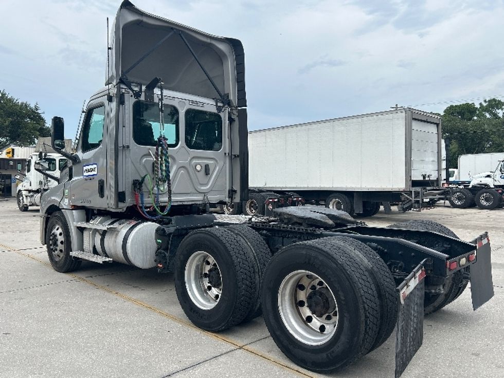 Day Cab Tractor-Heavy Duty Tractors-Freightliner-2021-T12664ST-Tampa-FL-258,541\n\t\tmiles-$ 62,500 - Image 5