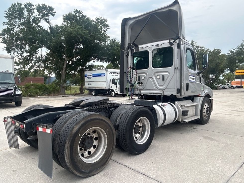 Day Cab Tractor-Heavy Duty Tractors-Freightliner-2021-T12664ST-Tampa-FL-258,541\n\t\tmiles-$ 62,500 - Image 7