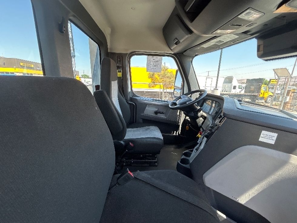 Day Cab Tractor-Heavy Duty Tractors-Freightliner-2021-T12664ST-Temecula-CA-198,064\n\t\tmiles-$ 76,750 - Image 14