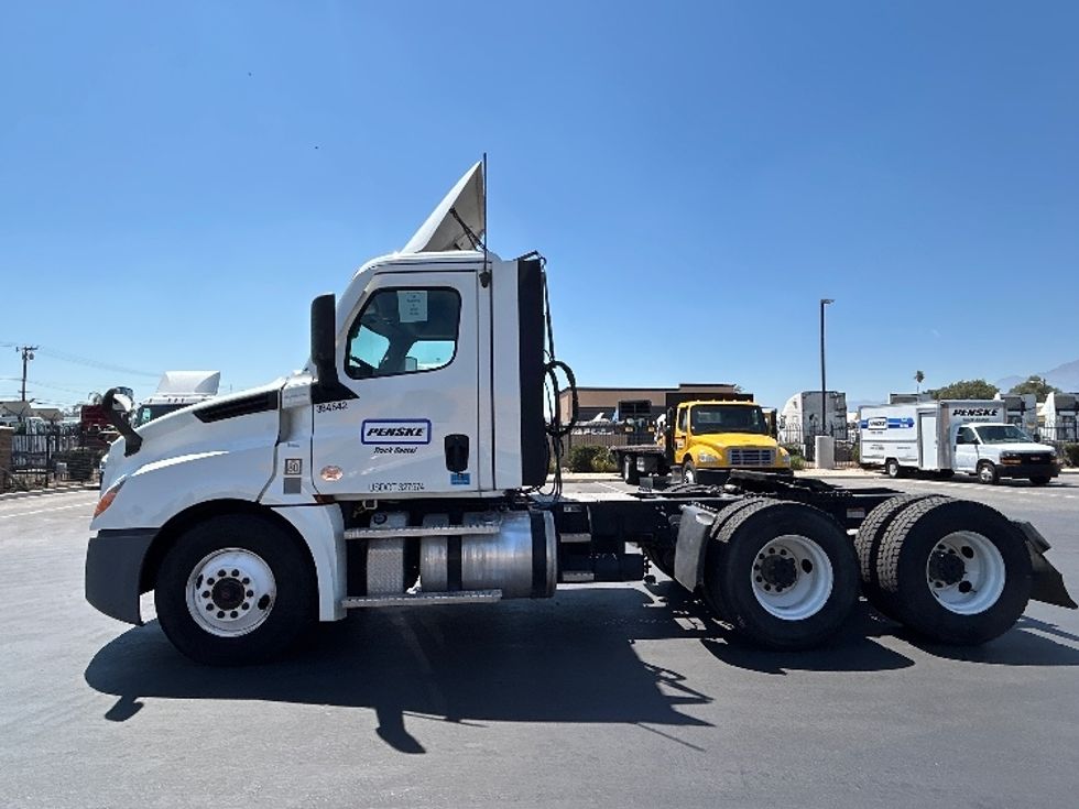 Day Cab Tractor-Heavy Duty Tractors-Freightliner-2021-T12664ST-Temecula-CA-198,064\n\t\tmiles-$ 76,750 - Image 4