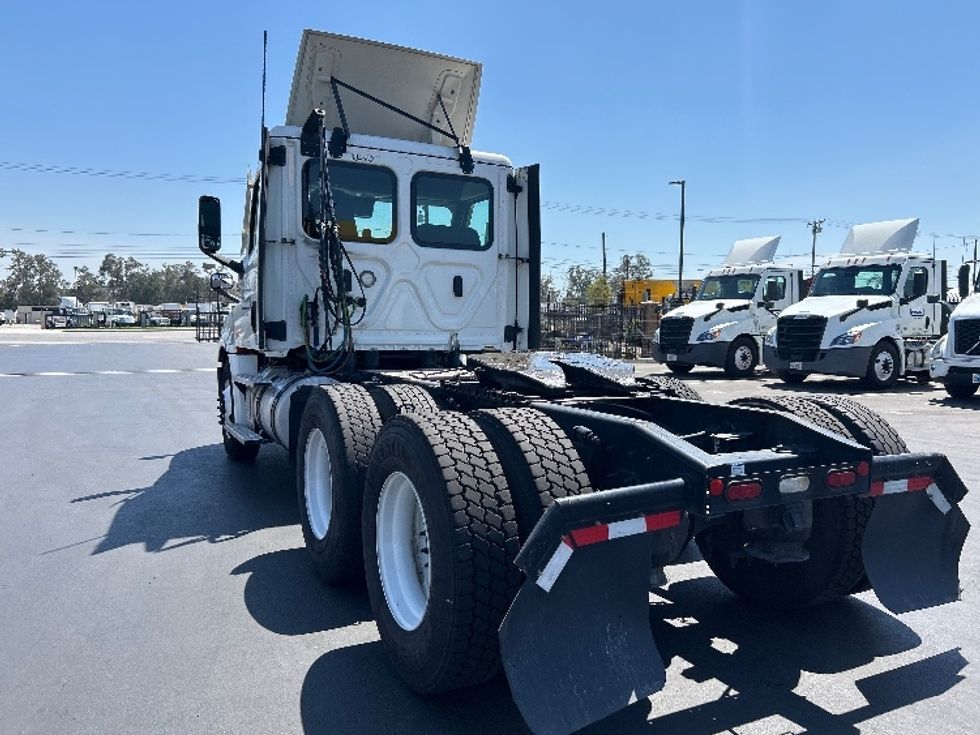 Day Cab Tractor-Heavy Duty Tractors-Freightliner-2021-T12664ST-Temecula-CA-198,064\n\t\tmiles-$ 76,750 - Image 5