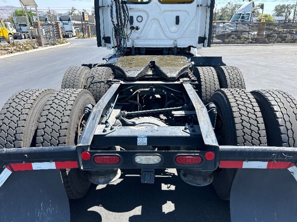 Day Cab Tractor-Heavy Duty Tractors-Freightliner-2021-T12664ST-Temecula-CA-198,064\n\t\tmiles-$ 76,750 - Image 6