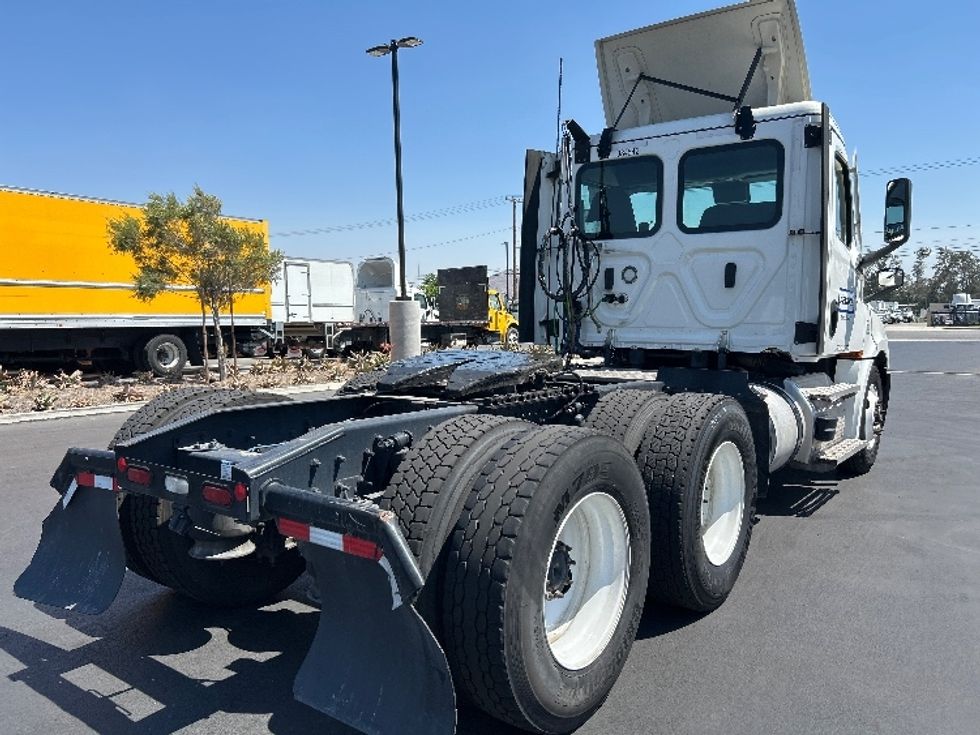 Day Cab Tractor-Heavy Duty Tractors-Freightliner-2021-T12664ST-Temecula-CA-198,064\n\t\tmiles-$ 76,750 - Image 7