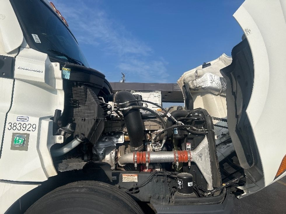 Day Cab Tractor-Heavy Duty Tractors-Freightliner-2021-T12664ST-Torrance-CA-147,073\n\t\tmiles-$ 76,750 - Image 15