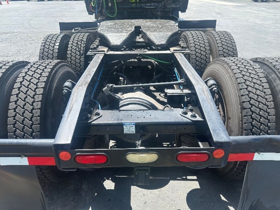 Day Cab Tractor-Heavy Duty Tractors-Freightliner-2021-T12664ST-Torrance-CA-153,720\n\t\tmiles-$ 74,750 - Image 6