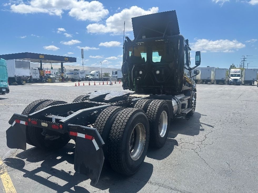 Day Cab Tractor-Heavy Duty Tractors-Freightliner-2021-T12664ST-Torrance-CA-153,720\n\t\tmiles-$ 74,750 - Image 7