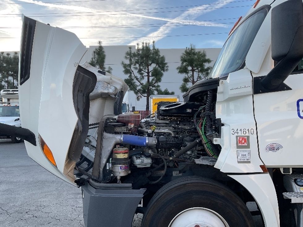 Day Cab Tractor-Heavy Duty Tractors-Freightliner-2021-T12664ST-Torrance-CA-208,137\n\t\tmiles-$ 83,250 - Image 15