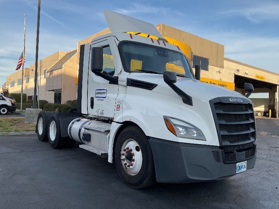 Day Cab Tractor-Heavy Duty Tractors-Freightliner-2021-T12664ST-Torrance-CA-208,137\n\t\tmiles-$ 83,250 - Image 18