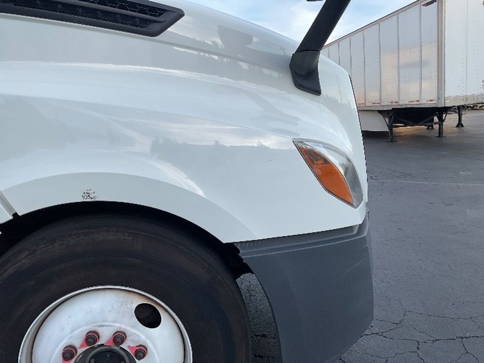 Day Cab Tractor-Heavy Duty Tractors-Freightliner-2021-T12664ST-Torrance-CA-208,137\n\t\tmiles-$ 83,250 - Image 21