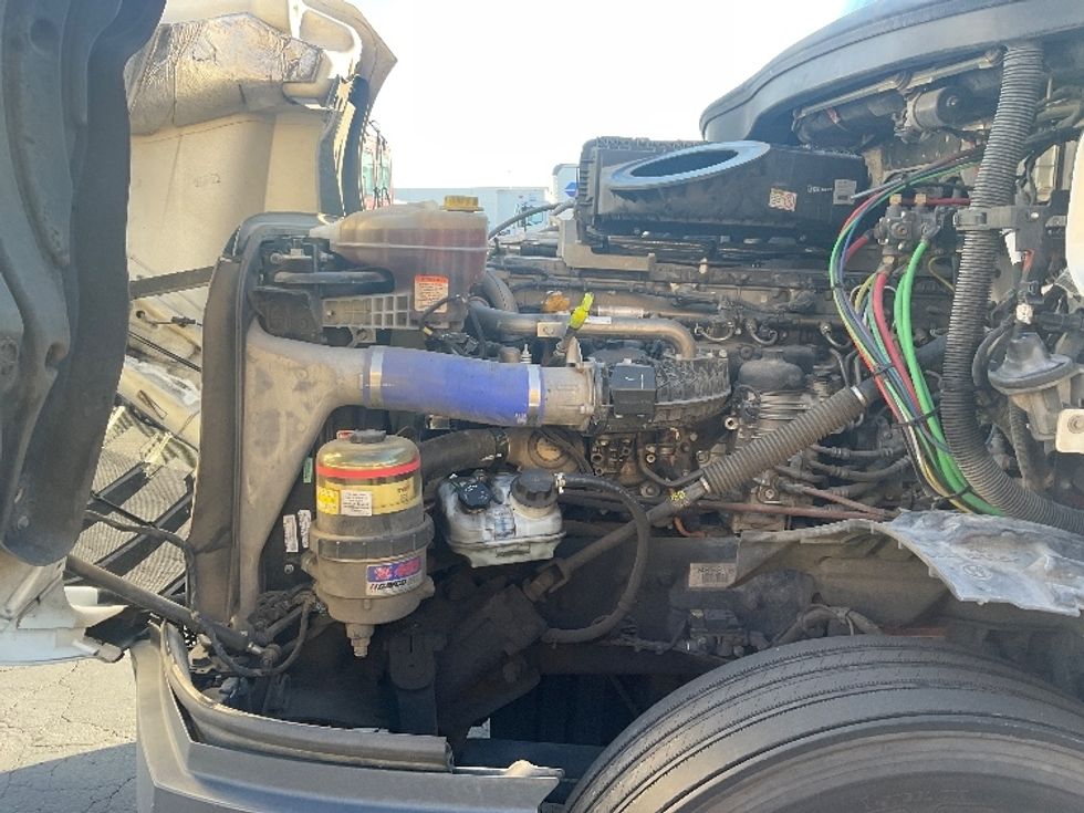 Day Cab Tractor-Heavy Duty Tractors-Freightliner-2021-T12664ST-Torrance-CA-250,384\n\t\tmiles-$ 87,250 - Image 16