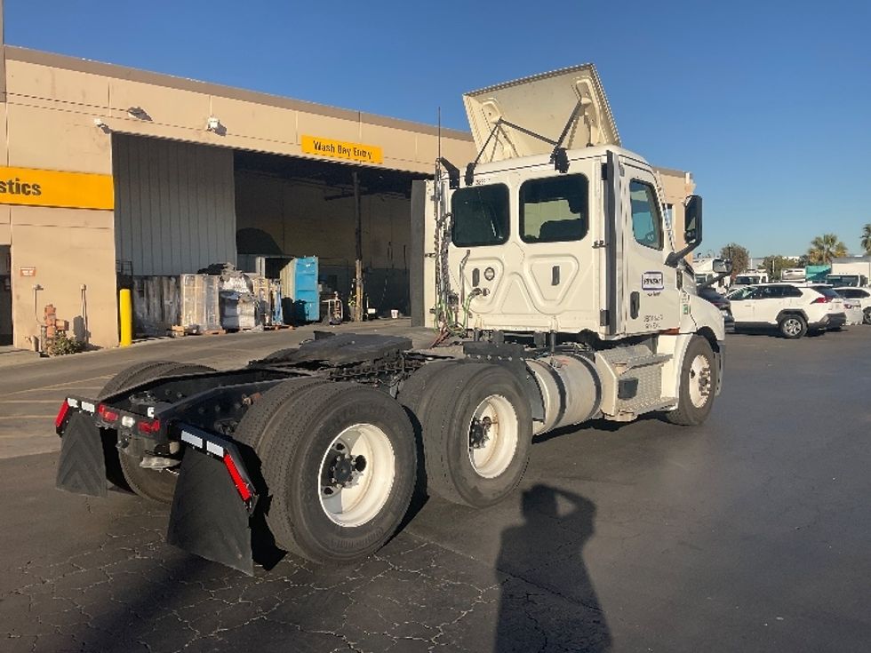 Day Cab Tractor-Heavy Duty Tractors-Freightliner-2021-T12664ST-Torrance-CA-250,384\n\t\tmiles-$ 87,250 - Image 7