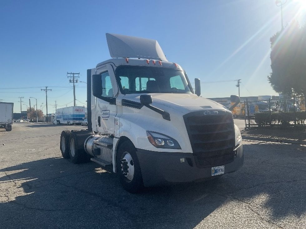 Day Cab Tractor-Heavy Duty Tractors-Freightliner-2021-T12664ST-Torrance-CA-290,142\n\t\tmiles-$ 85,000 - Image 1